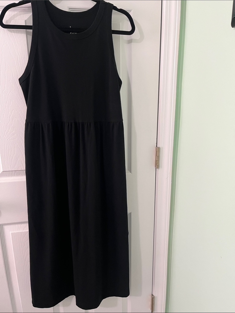 Black Sleeveless Midi Dress